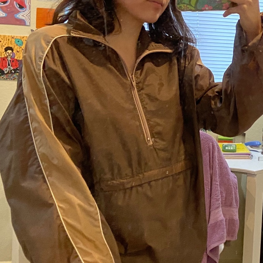2 vintage windbreakers 🤎